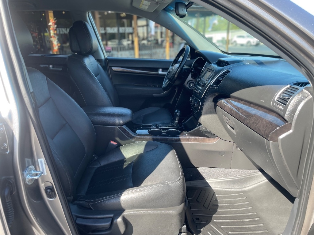 Kia Sorento 2WD 4dr I4 LX 2015 Kia Sorento 2WD 4dr I4 LX 2015