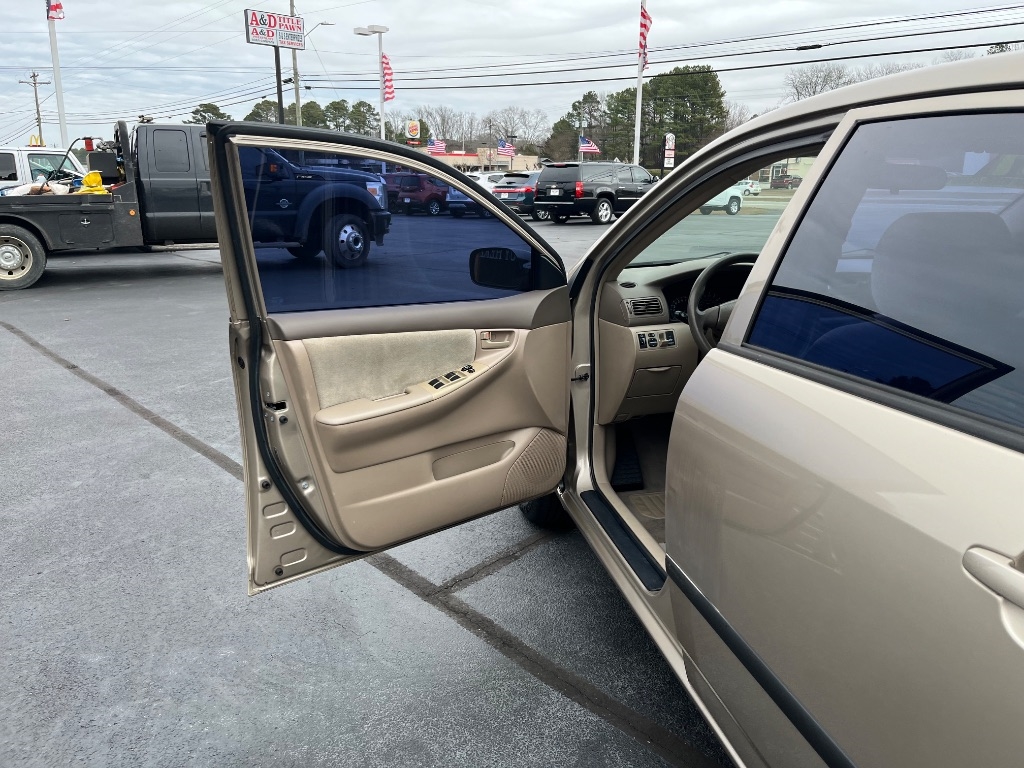 Toyota Corolla 4dr Sdn Auto CE (Natl) 2007