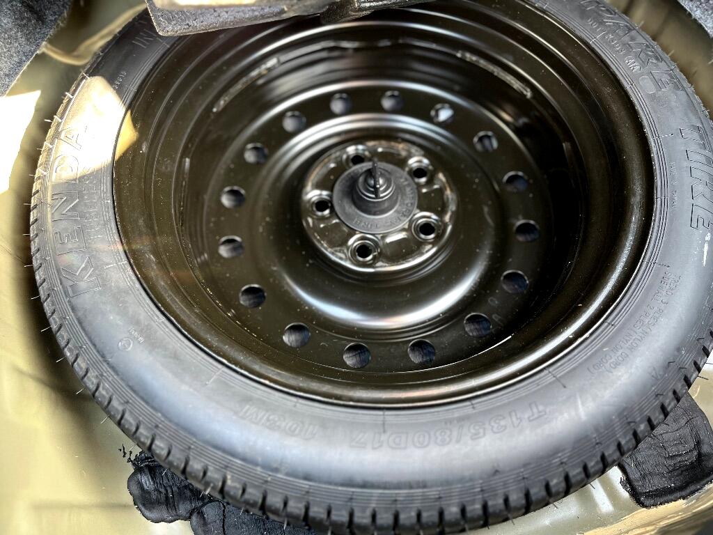 Acura TL 4dr Sdn Auto 2WD 2012