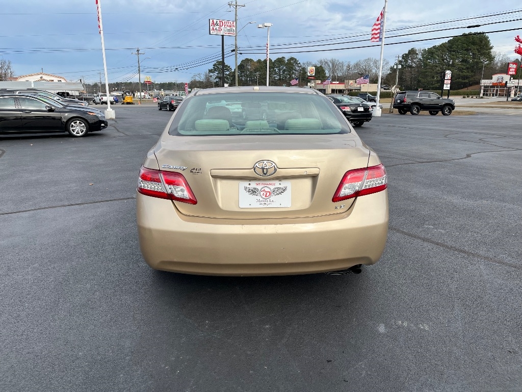 Toyota Camry 4dr Sdn I4 Man (Natl) 2010