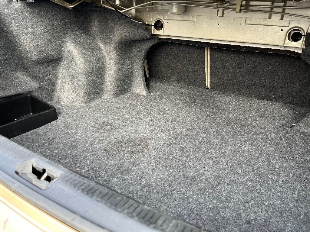 Toyota Camry 4dr Sdn I4 Man (Natl) 2010