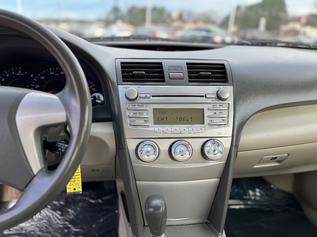 Toyota Camry 4dr Sdn I4 Man (Natl) 2010