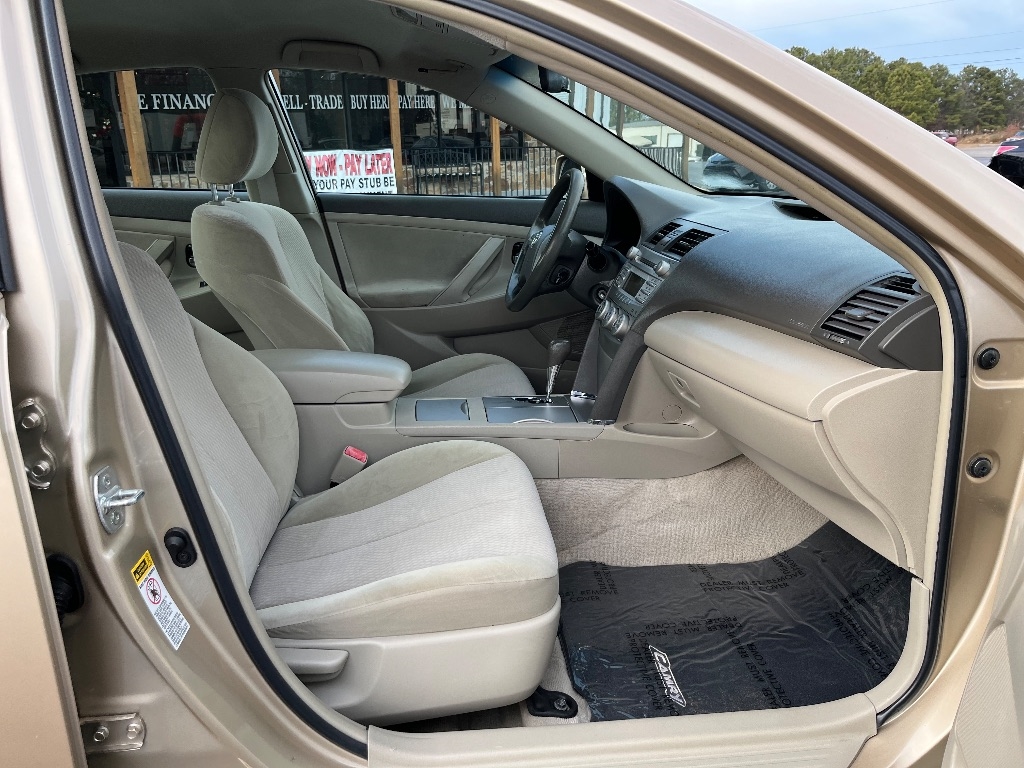 Toyota Camry 4dr Sdn I4 Man (Natl) 2010