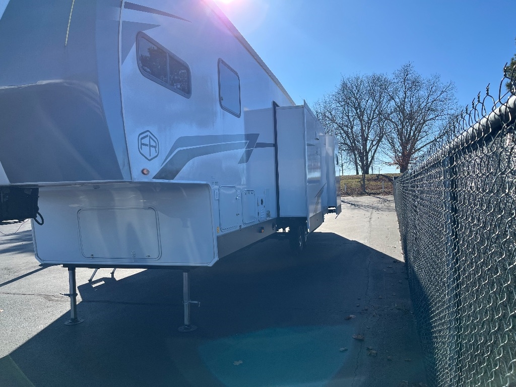 Forest River Cardinal  2025