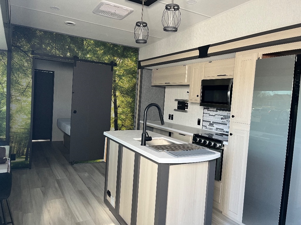 Forest River Cardinal  2025