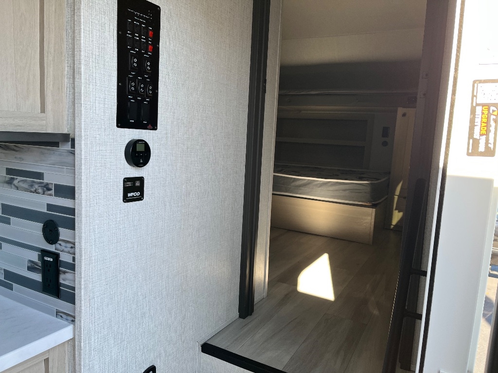 Forest River Cardinal  2025