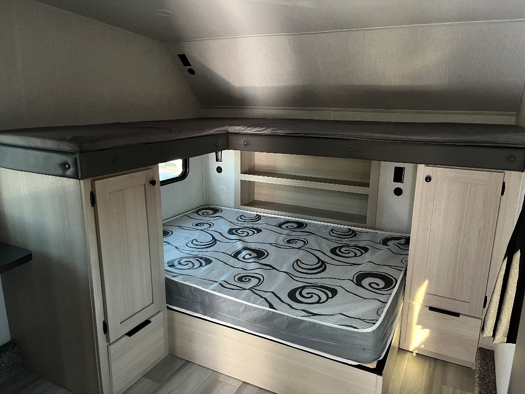 Forest River Cardinal  2025