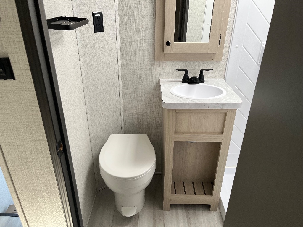 Forest River Cardinal  2025