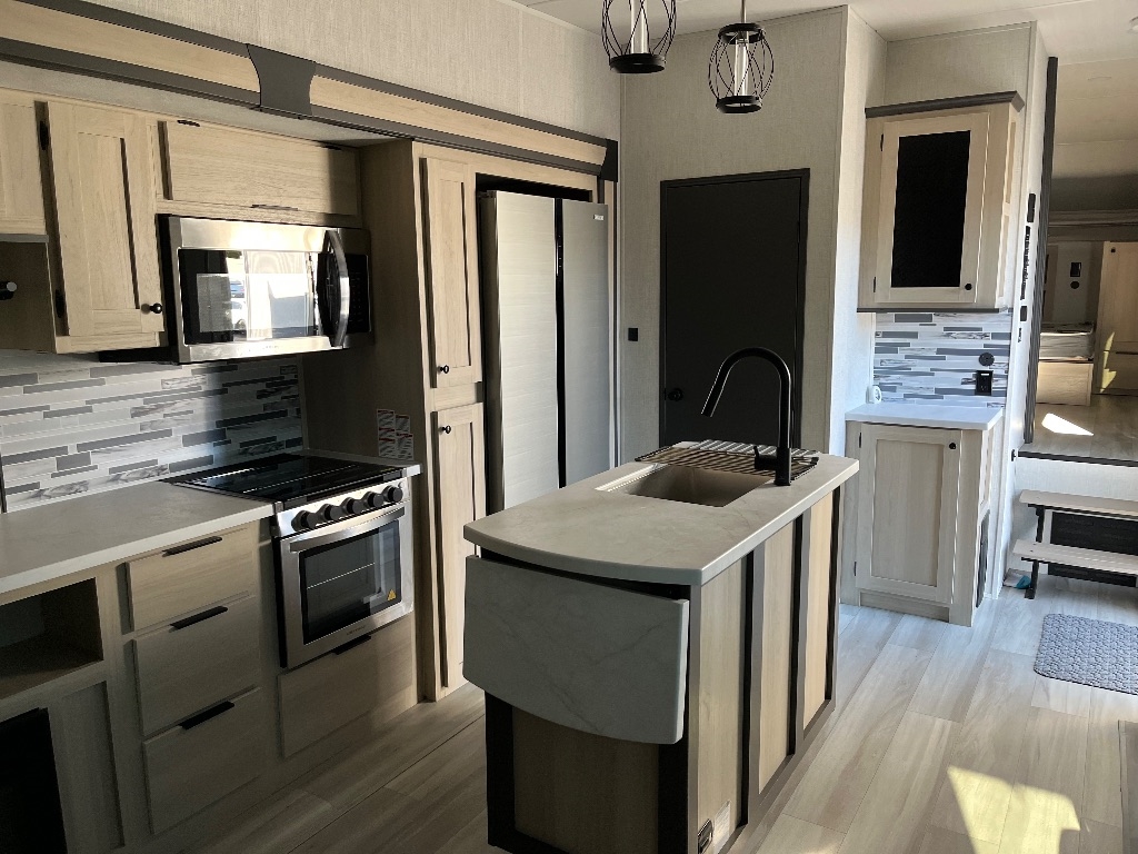 Forest River Cardinal  2025