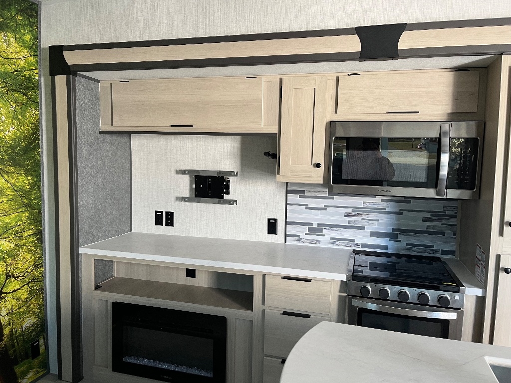 Forest River Cardinal  2025