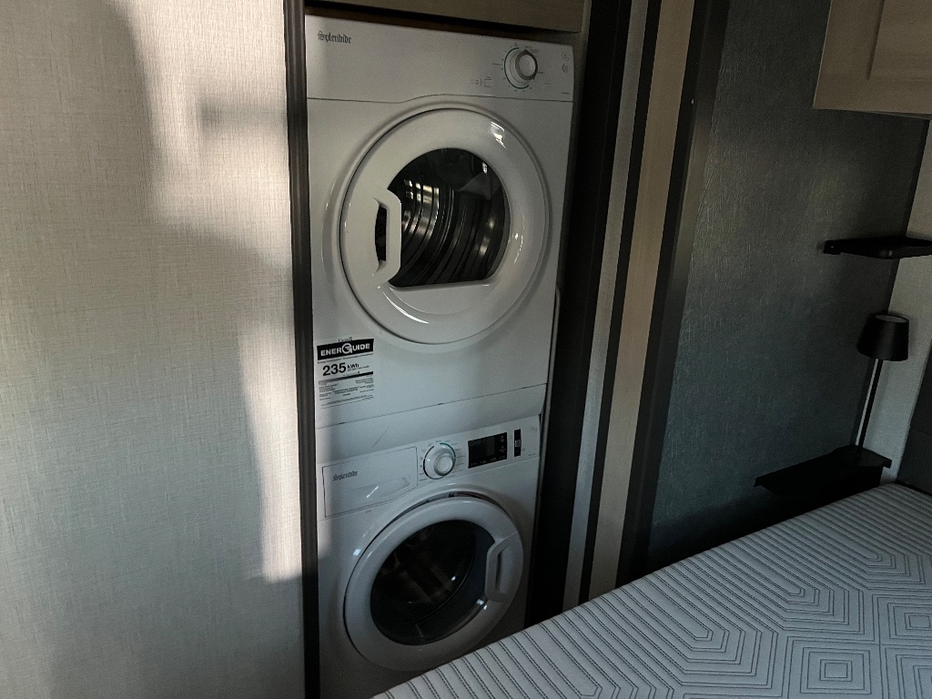 Forest River Cardinal  2025