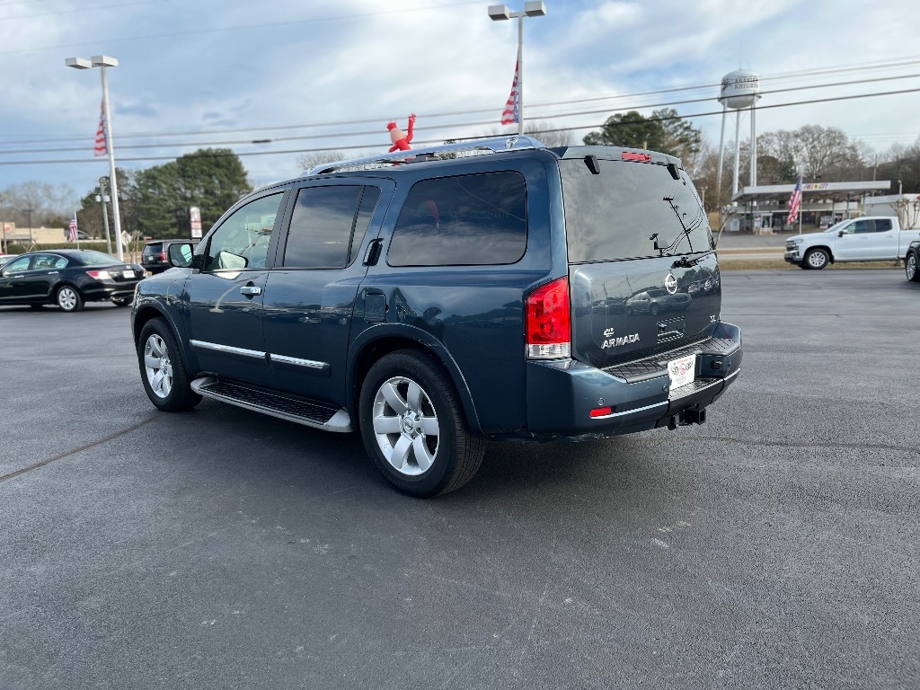 Nissan Armada 2WD 4dr SL 2014