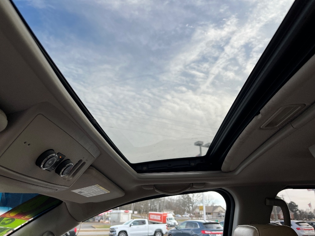 Nissan Armada 2WD 4dr SL 2014