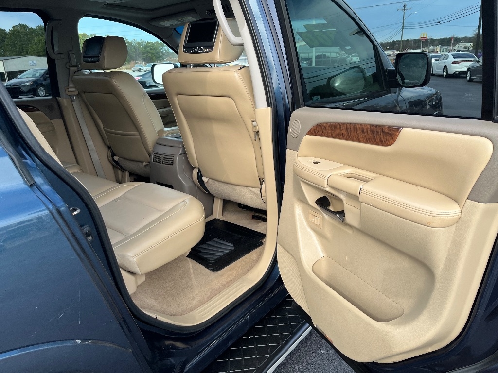 Nissan Armada 2WD 4dr SL 2014
