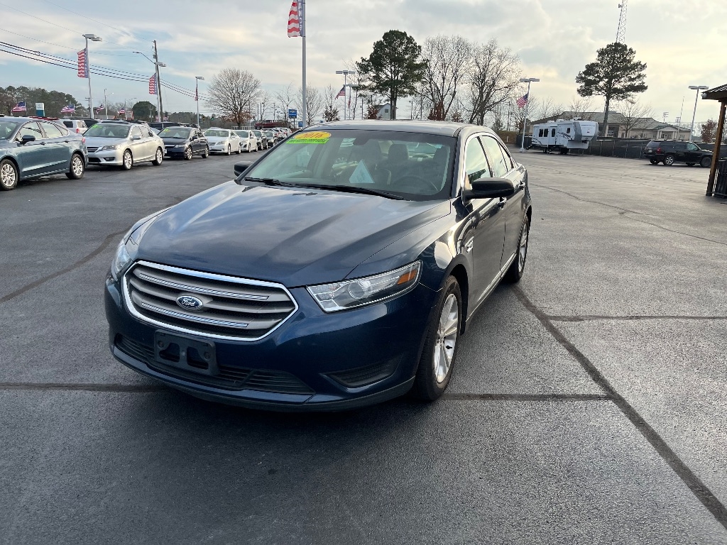 Ford Taurus 4dr Sdn SE FWD 2016