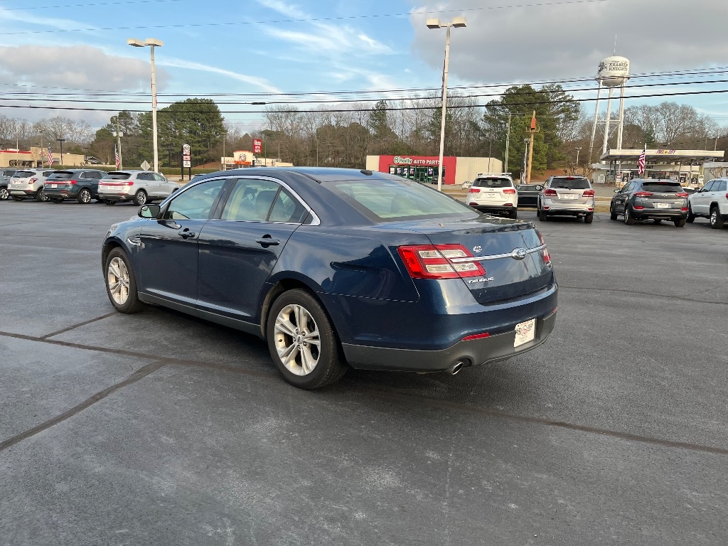 Ford Taurus 4dr Sdn SE FWD 2016