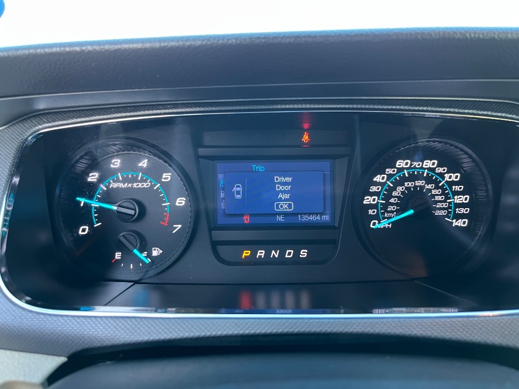 Ford Taurus 4dr Sdn SE FWD 2016