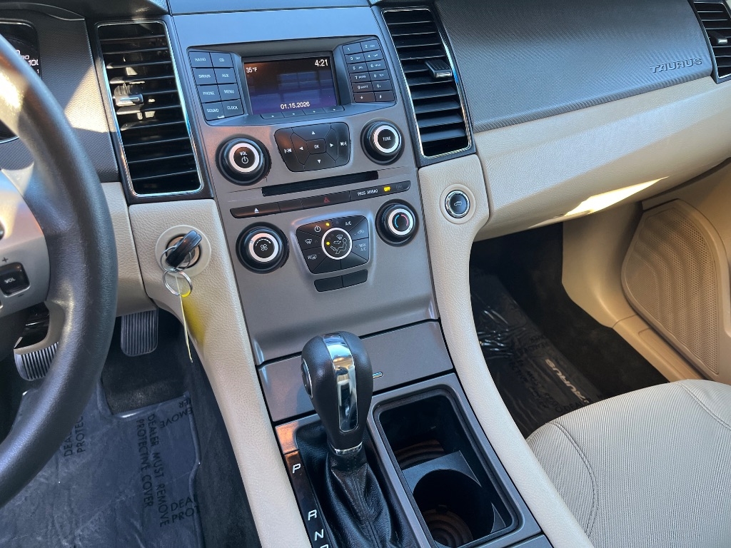 Ford Taurus 4dr Sdn SE FWD 2016