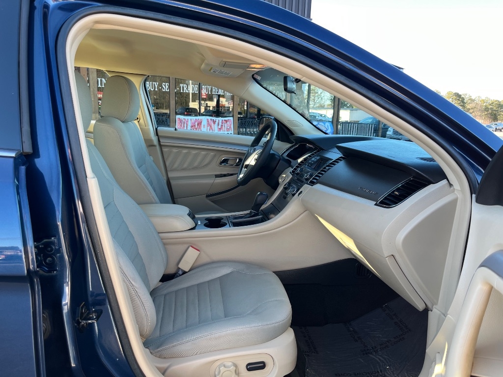 Ford Taurus 4dr Sdn SE FWD 2016