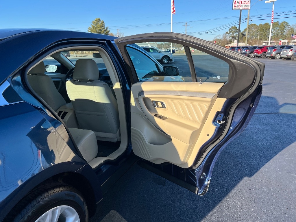 Ford Taurus 4dr Sdn SE FWD 2016