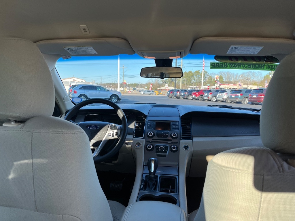 Ford Taurus 4dr Sdn SE FWD 2016