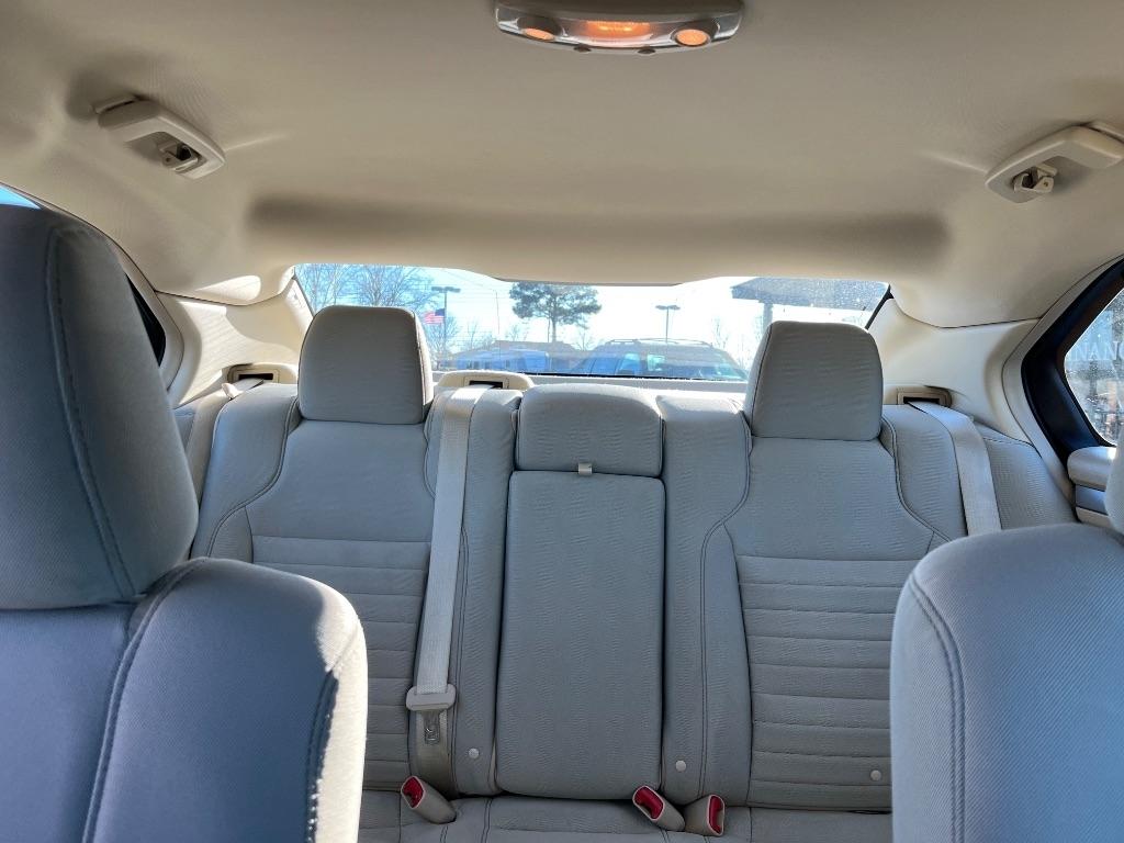 Ford Taurus 4dr Sdn SE FWD 2016