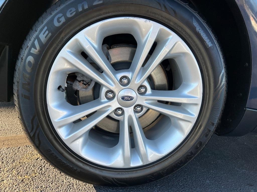 Ford Taurus 4dr Sdn SE FWD 2016