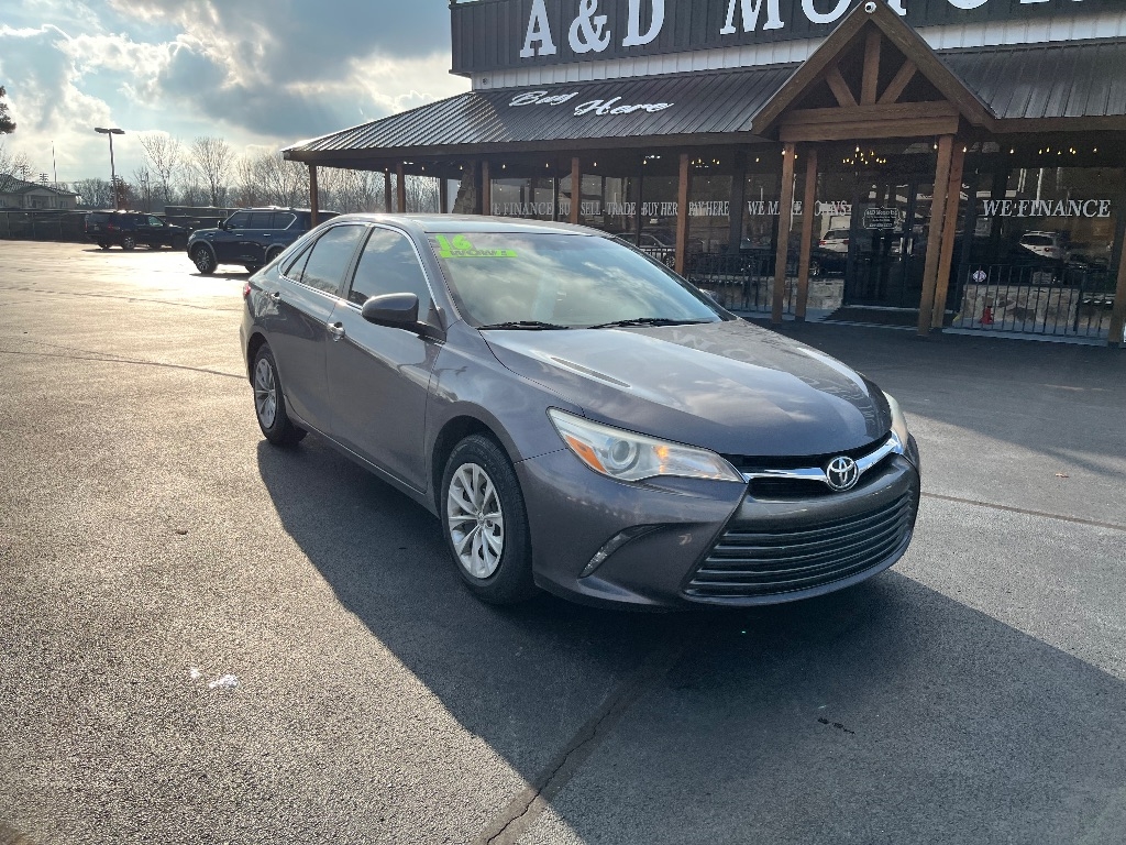 Toyota Camry 4dr Sdn I4 Auto SE w/Special Edition Pkg (Natl) 2016