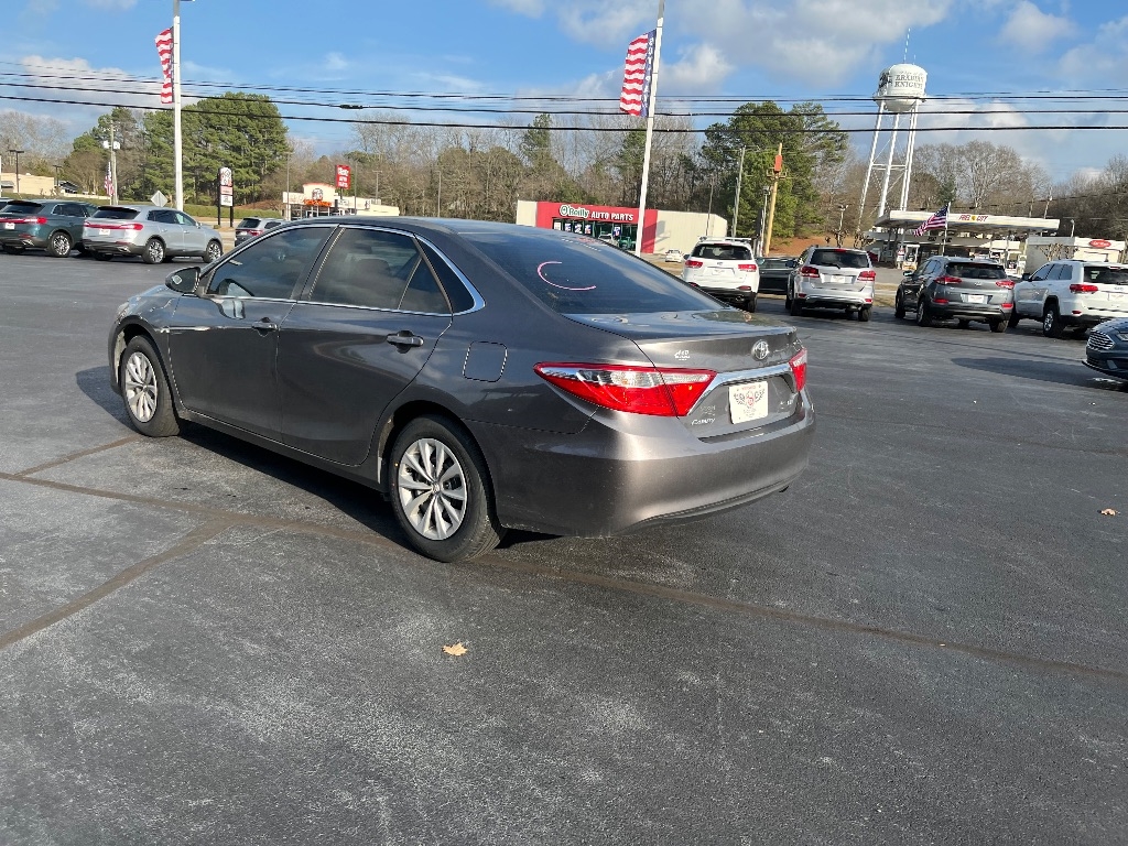Toyota Camry 4dr Sdn I4 Auto SE w/Special Edition Pkg (Natl) 2016