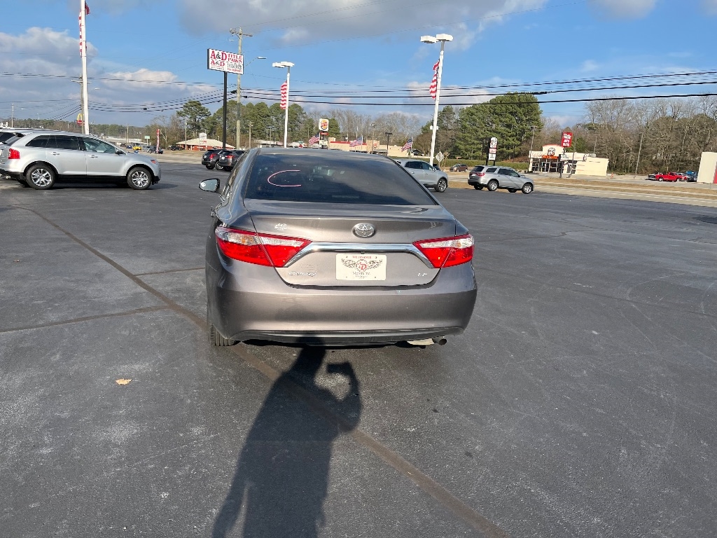 Toyota Camry 4dr Sdn I4 Auto SE w/Special Edition Pkg (Natl) 2016