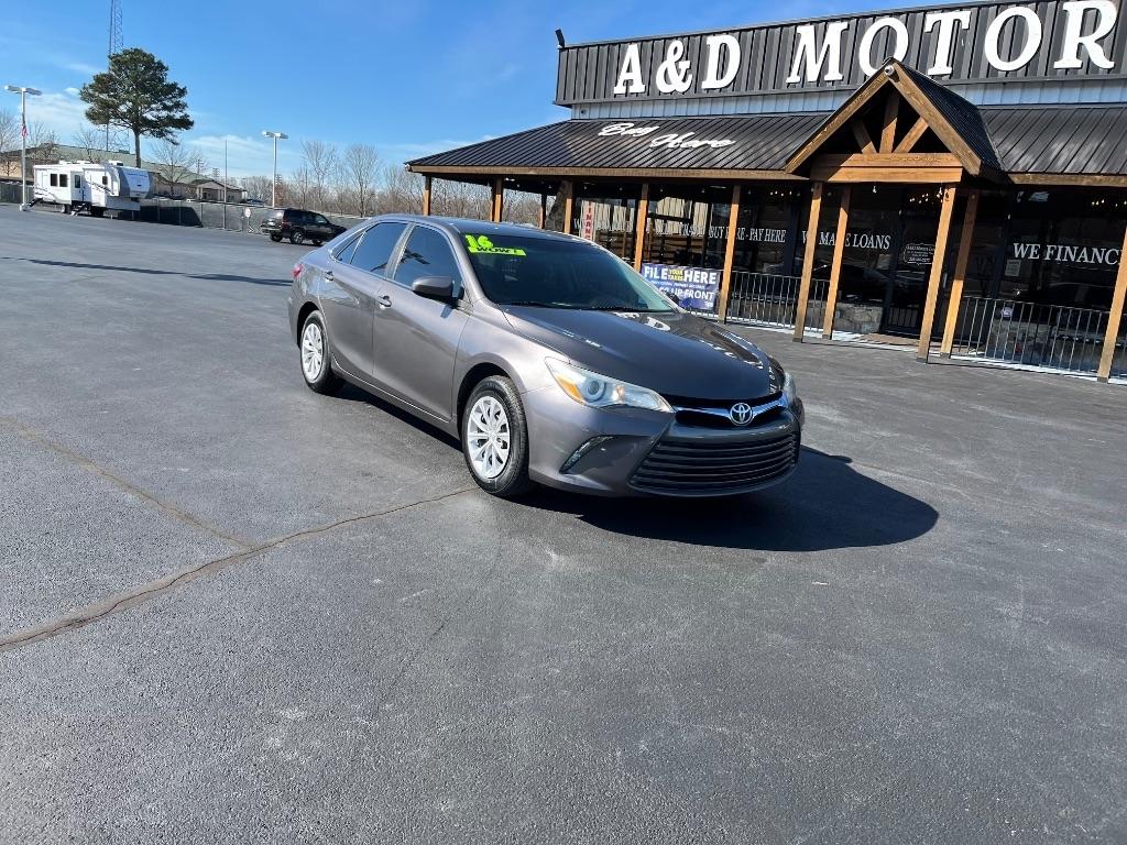 Toyota Camry 4dr Sdn I4 Auto SE w/Special Edition Pkg (Natl) 2016