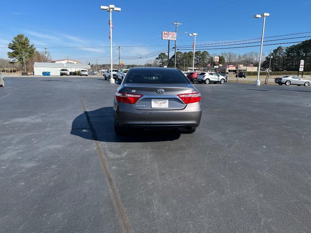 Toyota Camry 4dr Sdn I4 Auto SE w/Special Edition Pkg (Natl) 2016