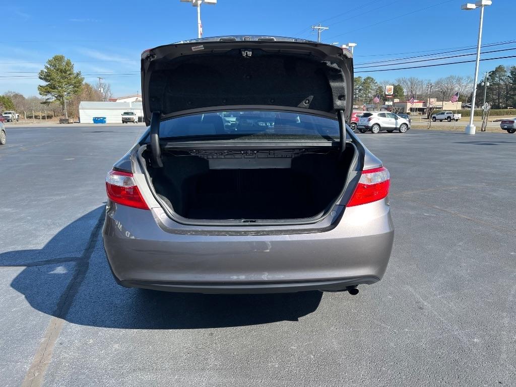 Toyota Camry 4dr Sdn I4 Auto SE w/Special Edition Pkg (Natl) 2016