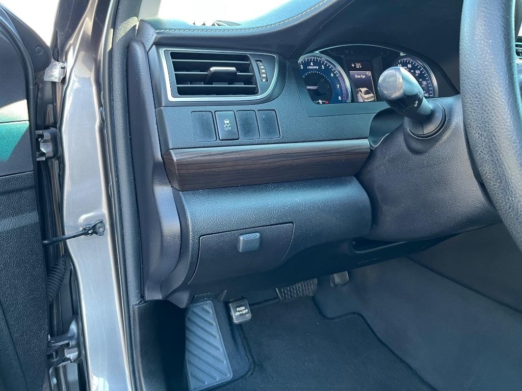 Toyota Camry 4dr Sdn I4 Auto SE w/Special Edition Pkg (Natl) 2016