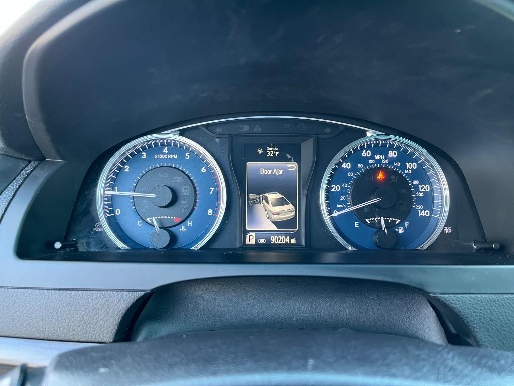 Toyota Camry 4dr Sdn I4 Auto SE w/Special Edition Pkg (Natl) 2016