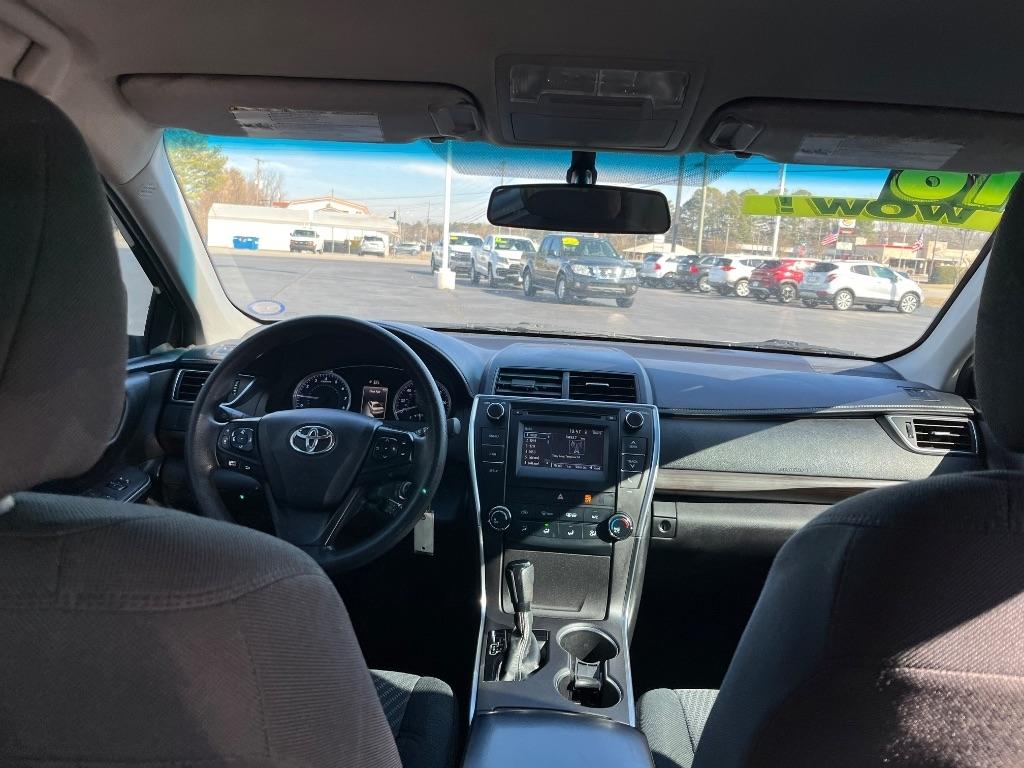 Toyota Camry 4dr Sdn I4 Auto SE w/Special Edition Pkg (Natl) 2016