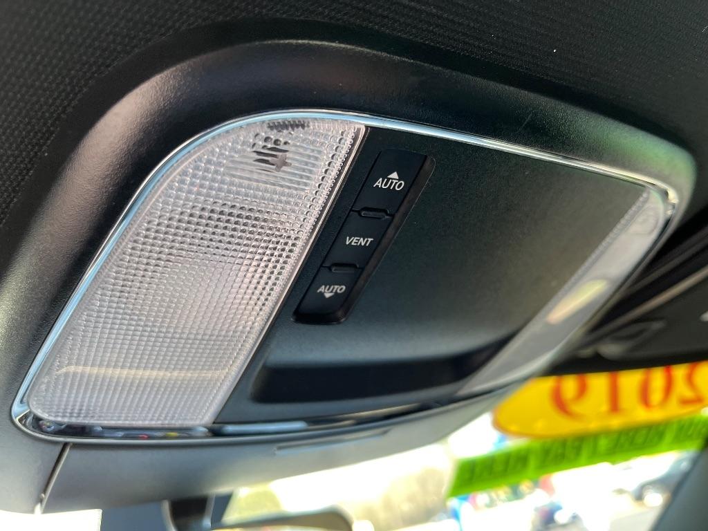 Dodge Charger SXT RWD 2019