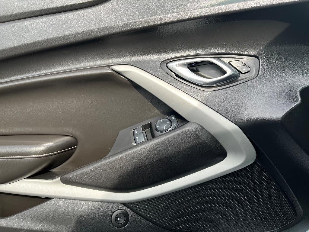 Chevrolet Camaro 2dr Cpe 1LT 2017