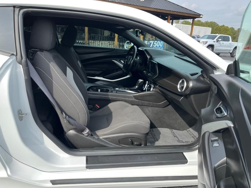 Chevrolet Camaro 2dr Cpe 1LT 2017