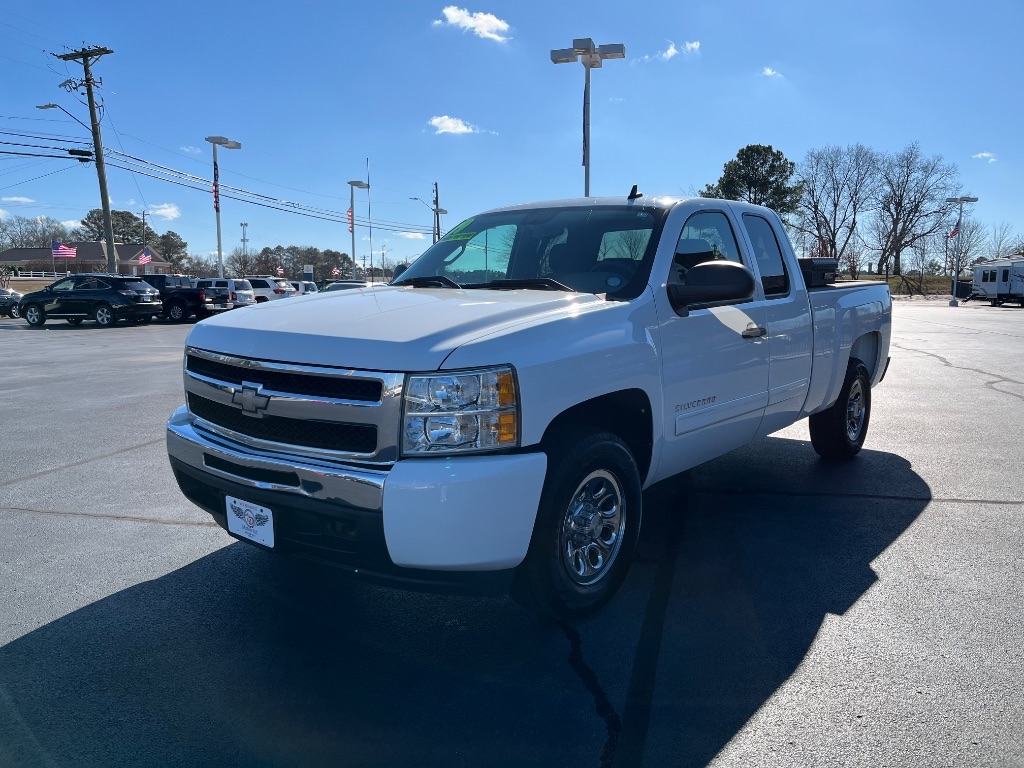 Chevrolet Silverado 1500 2WD Ext Cab 143.5" LS 2009