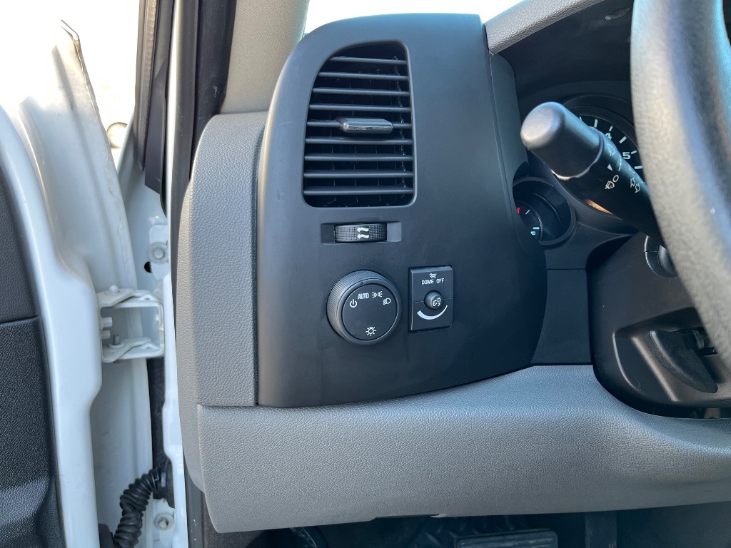 Chevrolet Silverado 1500 2WD Ext Cab 143.5" LS 2009