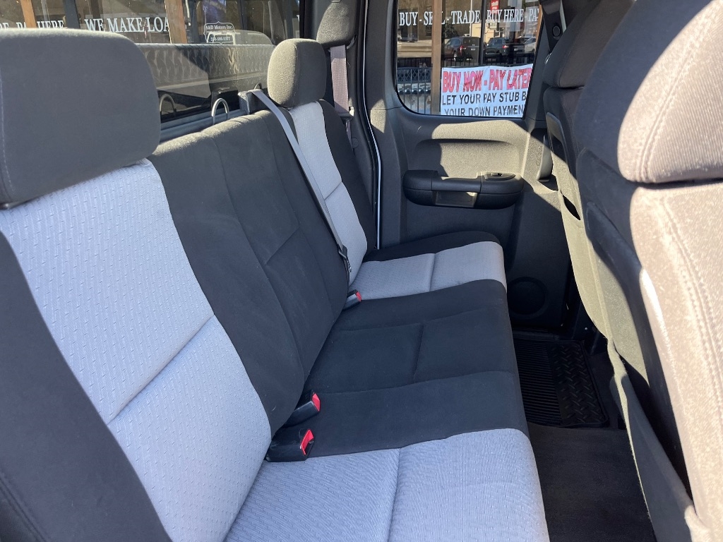 Chevrolet Silverado 1500 2WD Ext Cab 143.5" LS 2009