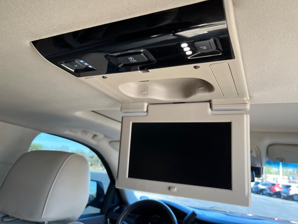 Cadillac Escalade ESV 4WD 4dr Premium Collection 2016