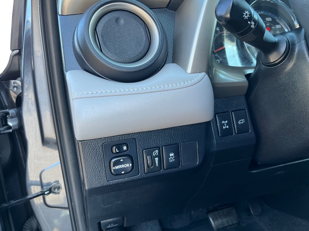 Toyota RAV4 AWD 4dr Limited (Natl) 2013