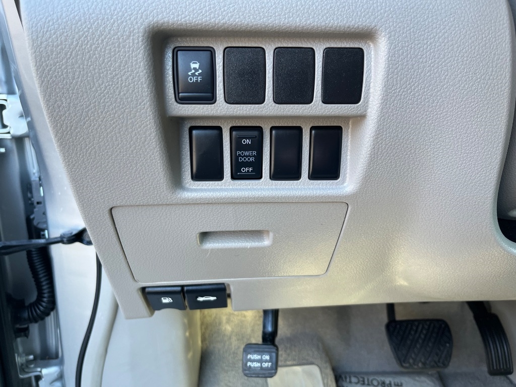 Nissan Quest 4dr Platinum 2015