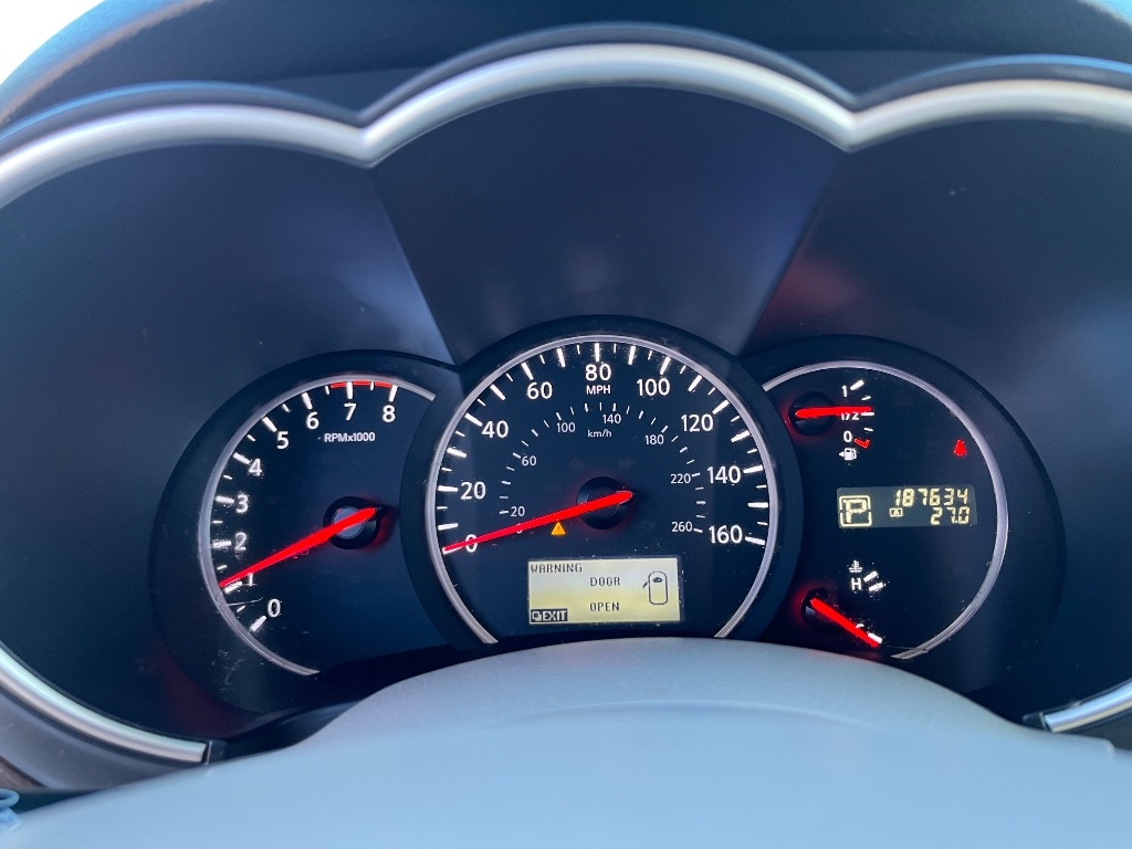 Nissan Quest 4dr Platinum 2015