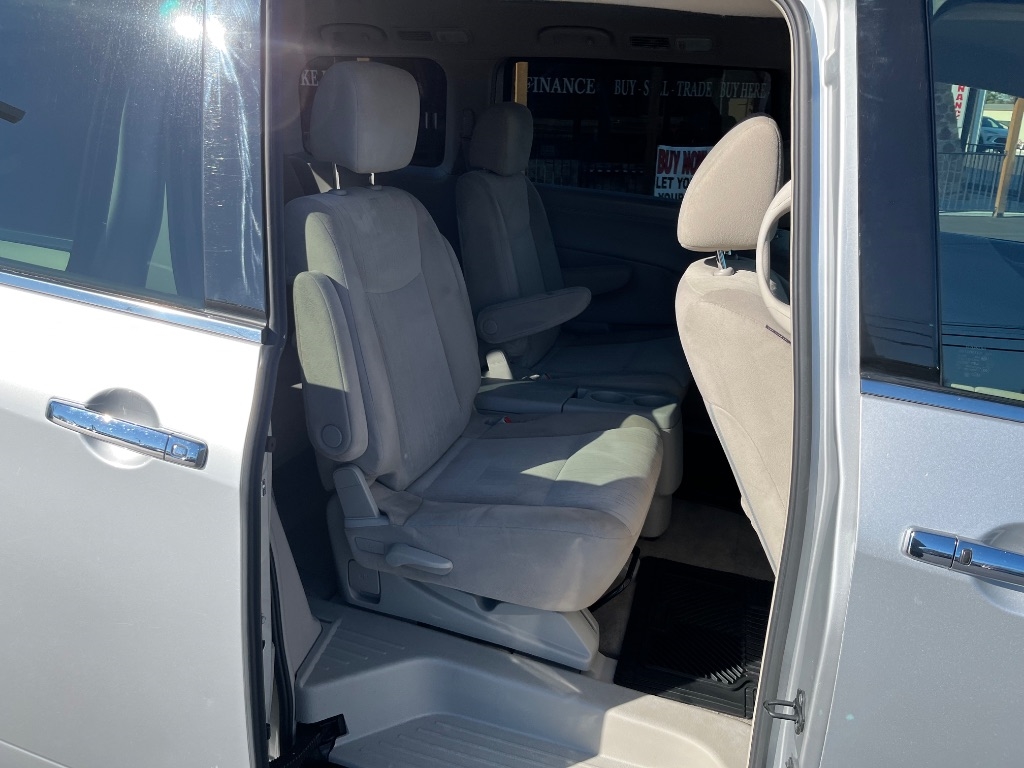 Nissan Quest 4dr Platinum 2015