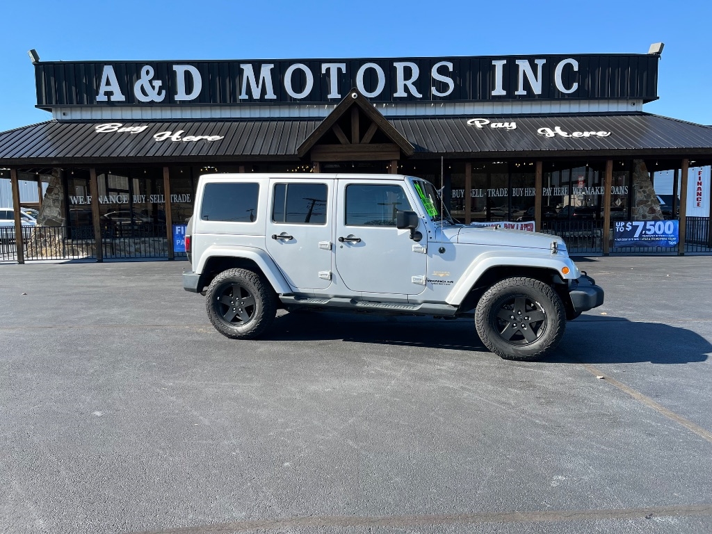 Jeep Wrangler Unlimited 4WD 4dr Sahara 2012