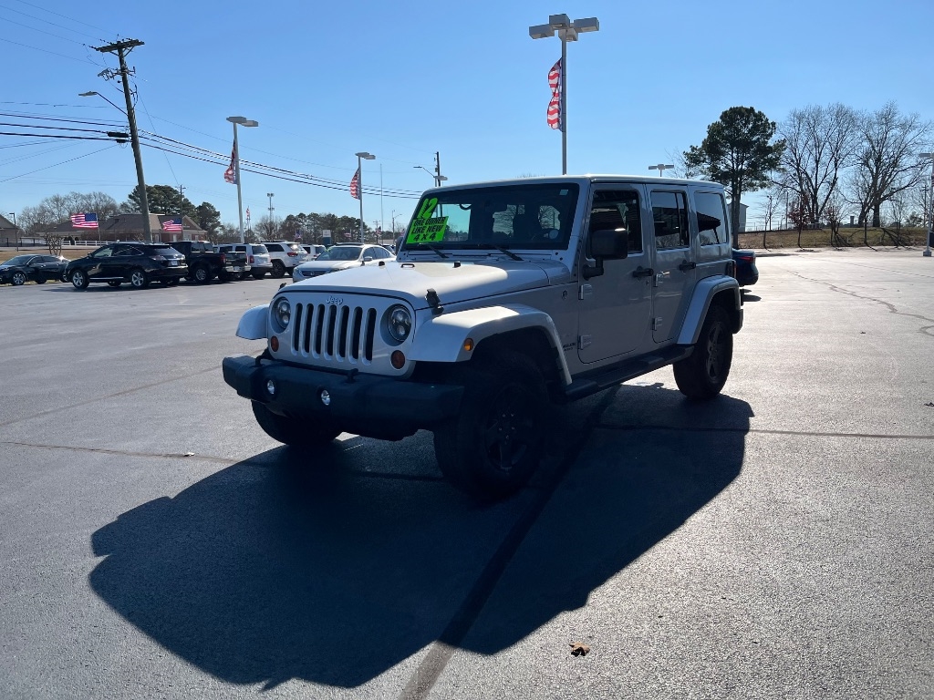 Jeep Wrangler Unlimited 4WD 4dr Sahara 2012