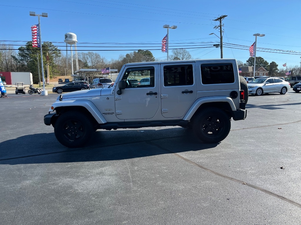 Jeep Wrangler Unlimited 4WD 4dr Sahara 2012